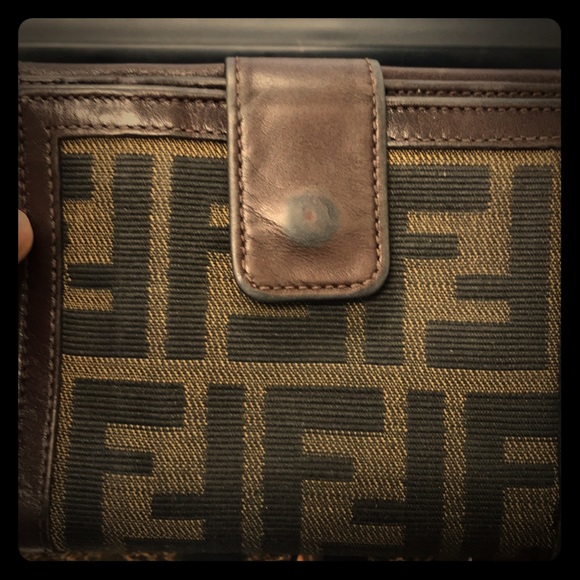used fendi wallet